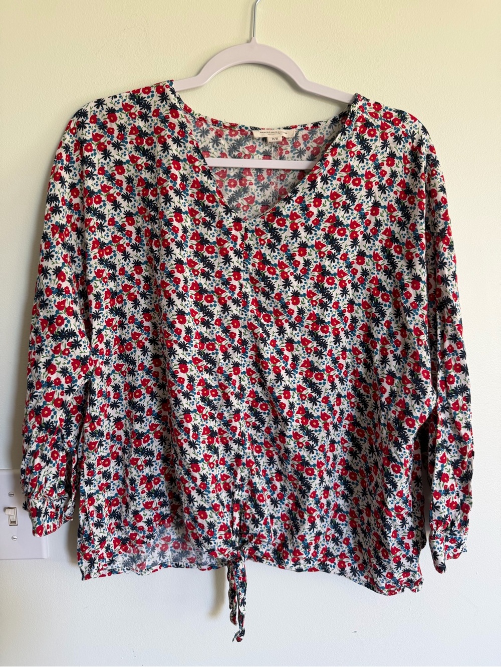 Beachlunchlounge Women’s Red Floral V-Neck Tie-Hem Top 4th of July Summer Light
